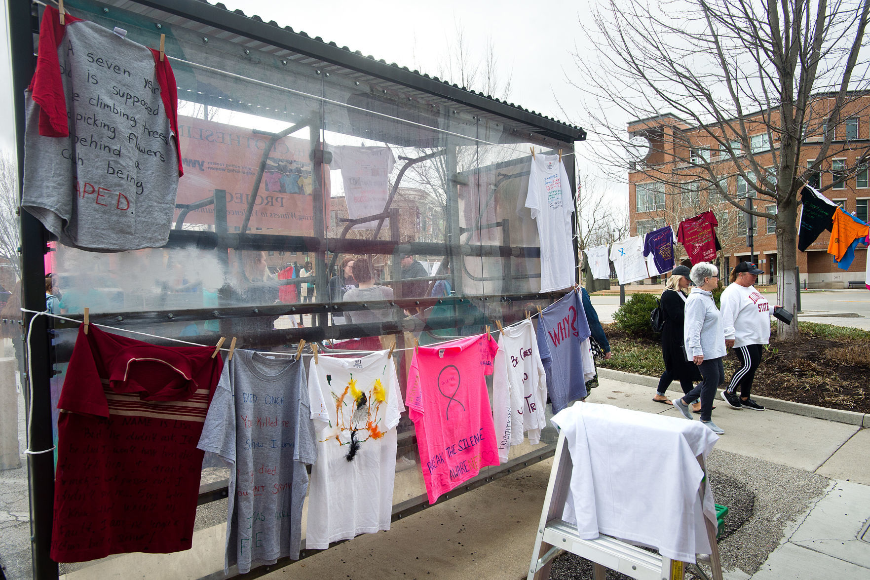 040719-blm-loc-5clothesline